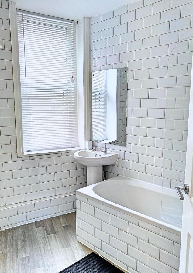 Entire Floor 2 Bedrooms On Westcliff Bournemouth Exterior foto